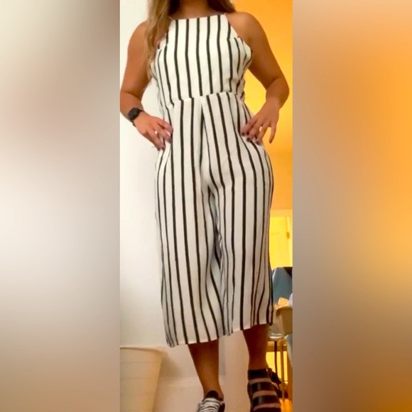 FOREVER 21 sleeveless jumpsuit - Picture 1 of 3